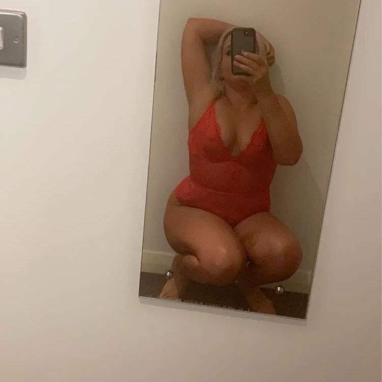 AllCurves' Offline Chat Room