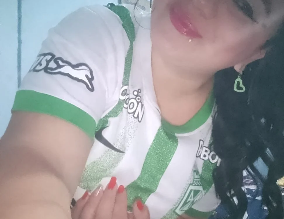 emiily_whitee_ Chat XXX Ngoại tuyến