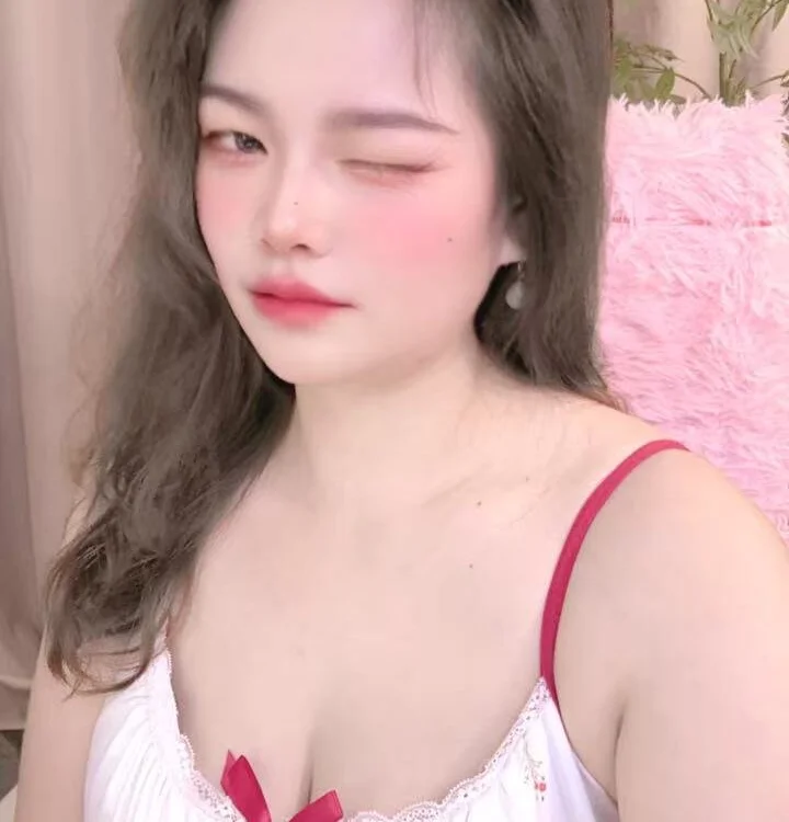 Lucybaby001's Offline XXX Chat
