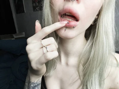 Elyyyra - Girl 