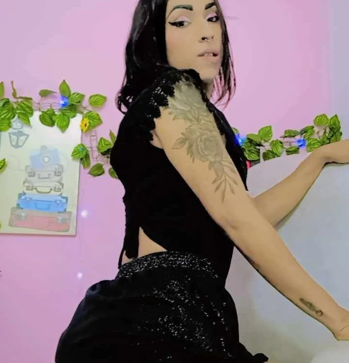 sofia_coopers__'s Offline Chat Room