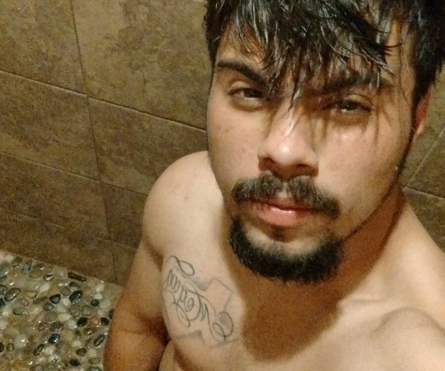 josepharriaga333@xh's Offline XXX Chat