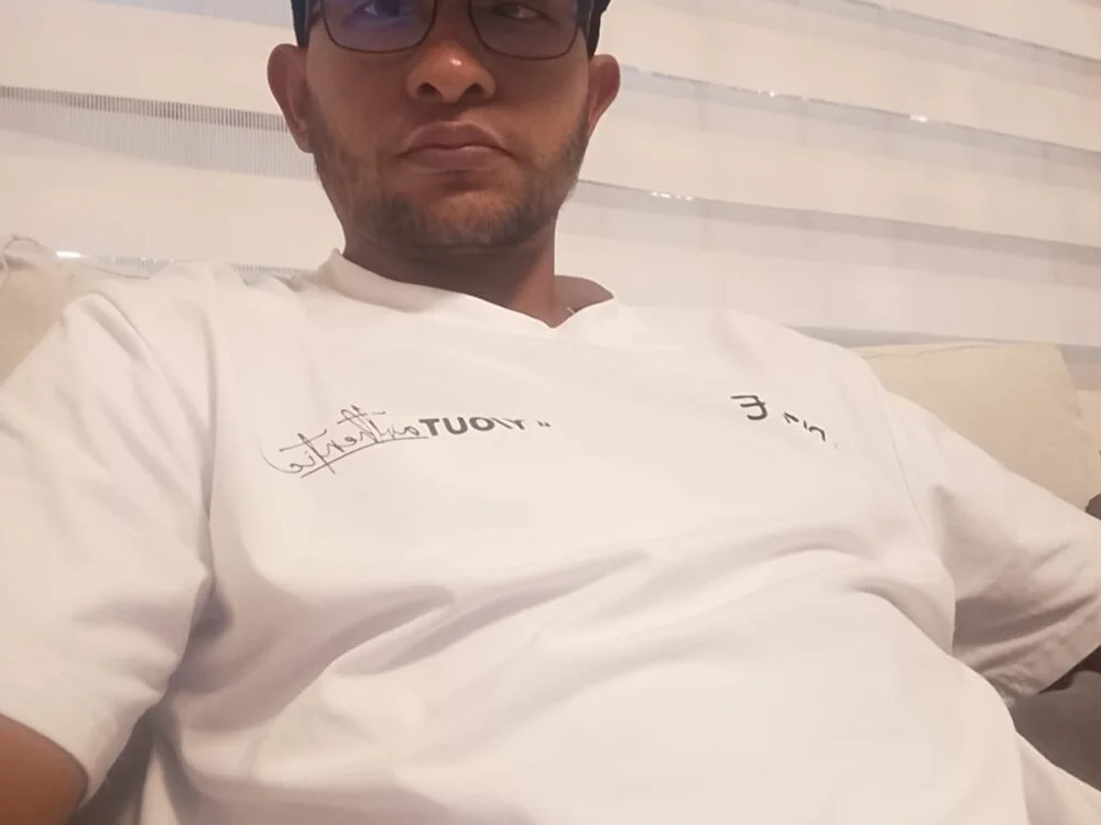 แชท XXX ออฟไลน์ของ LARRY_VITO