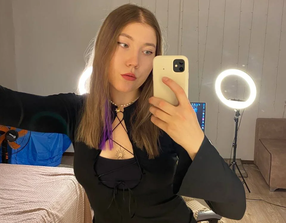 Veronica_Myers offline chatrum