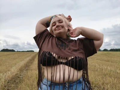 Softie_Sofy Live Cam on StripChat