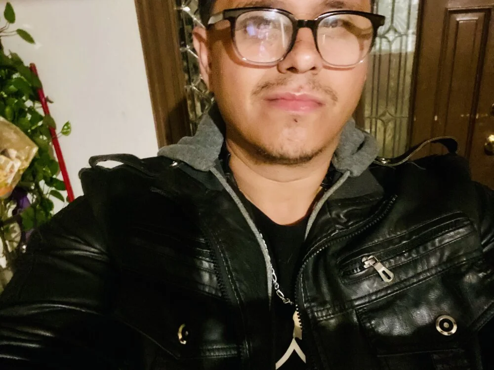 cornewee20 Offline XXX Chat