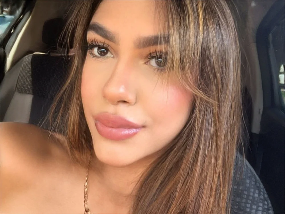 Aliarose_'s Offline Chat Room
