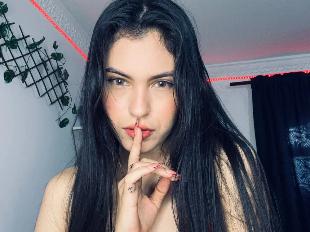 daris_rivas1's Offline XXX Chat