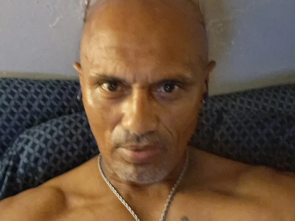 badboy20254u offline XXX-chat