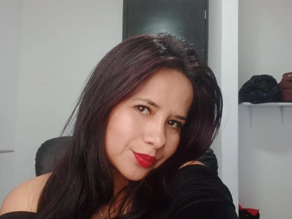 mia_valentina___ cam model