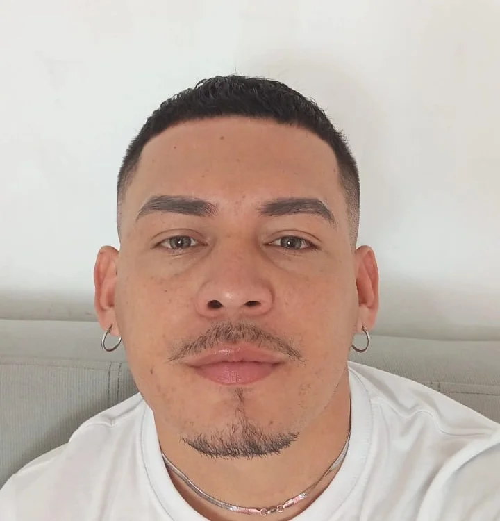 Chat +18 de secret-in-the-mountain ao vivo