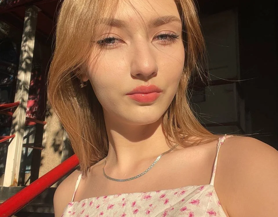 AveryBerkson's Offline XXX Chat