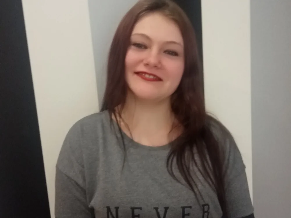 CharmingChloe's Offline Chat Room