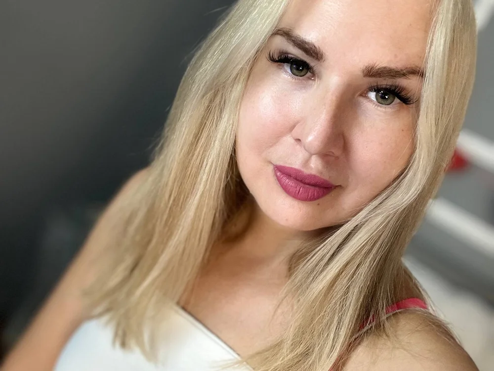 MilaMooren's Offline XXX Chat