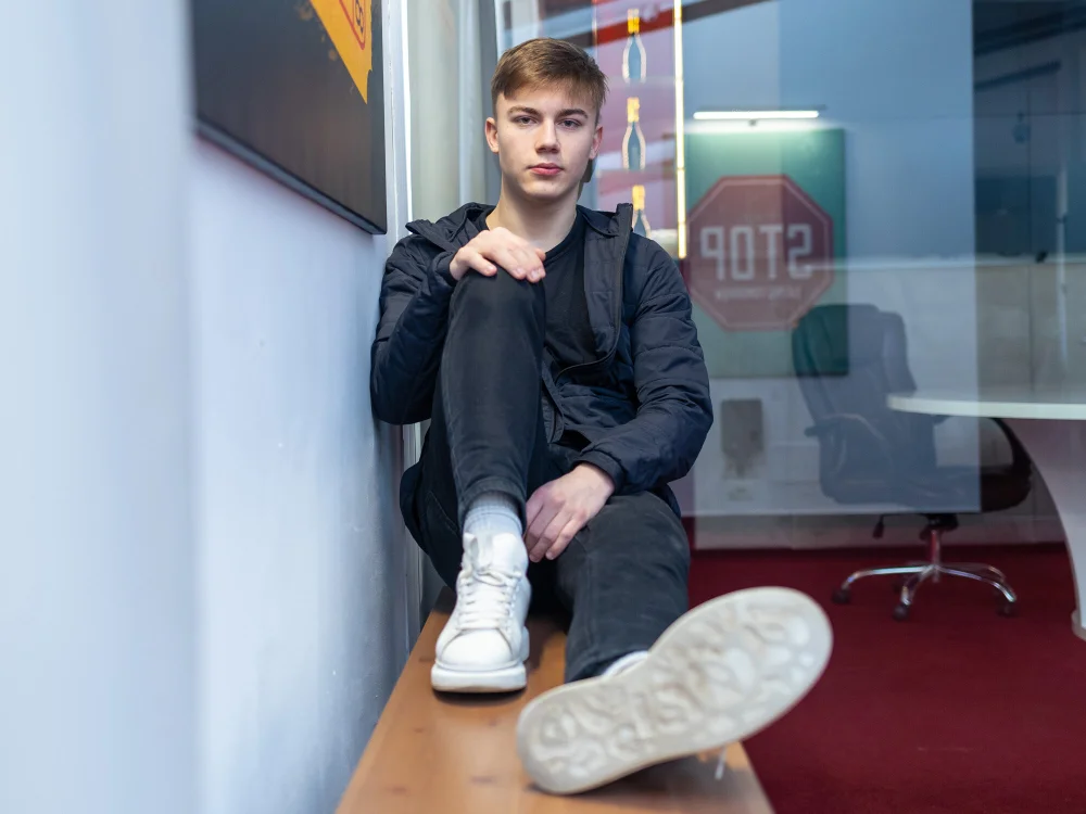 ElliotAce's Offline Chat Room