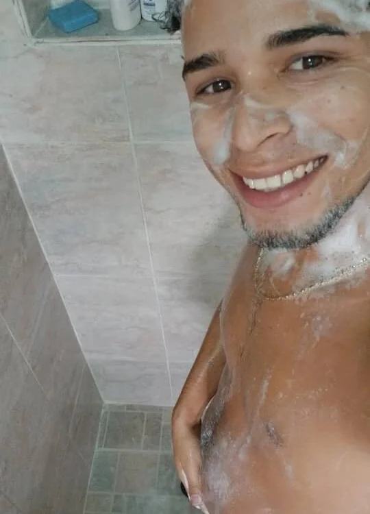 Sebas_boyss' Offline Chat Room