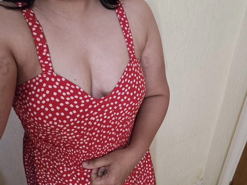 Delhi-hot-couple's Offline XXX Chat