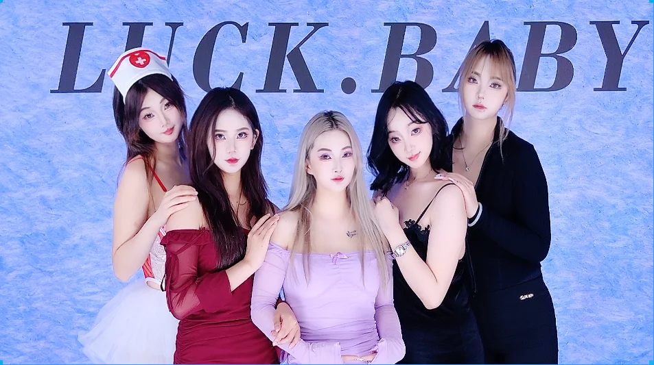 Luck-Baby313's Offline Chat Room