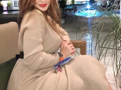 ArabicSilka - topless arab