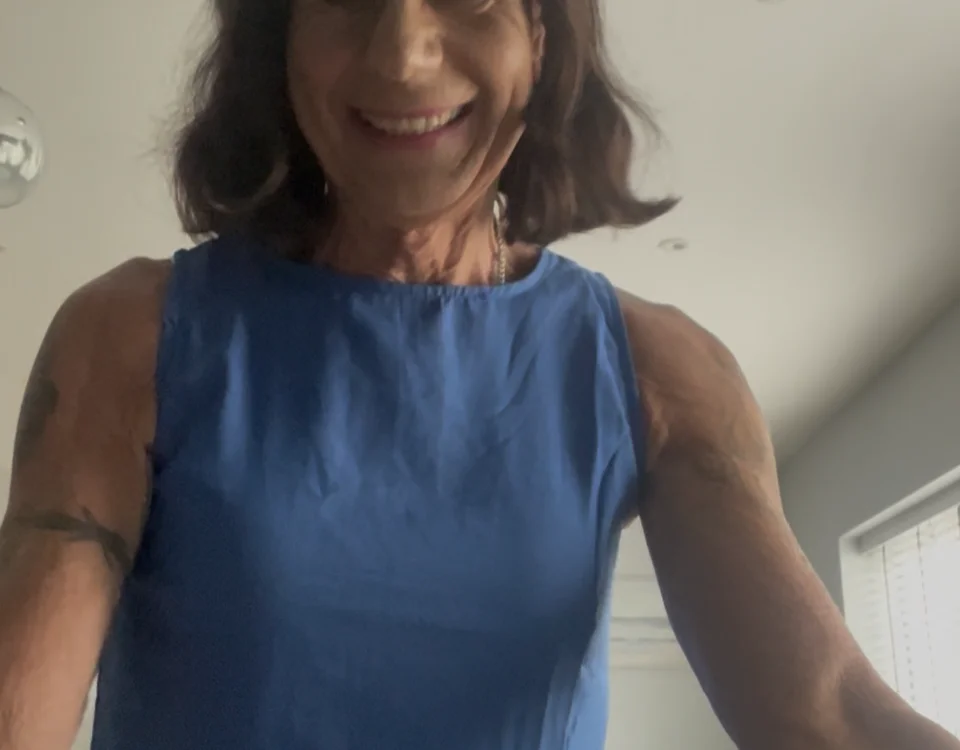 angelinabouto Chat XXX offline