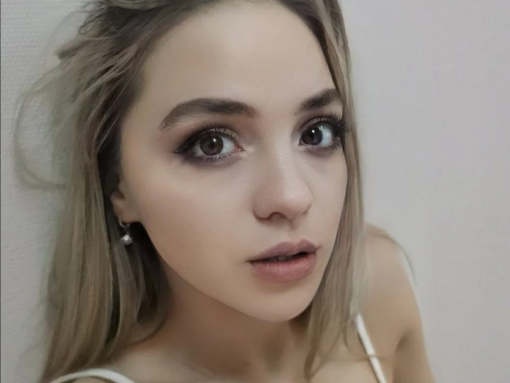 wet_cam's Offline Chat Room