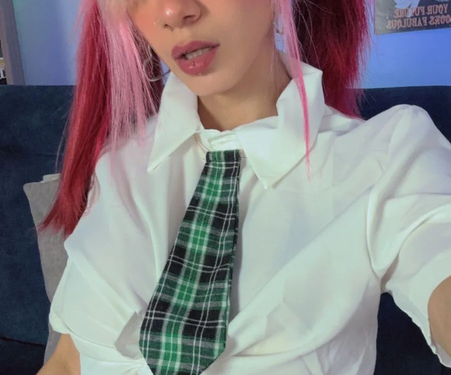 Sky_dominika_'s Offline XXX Chat