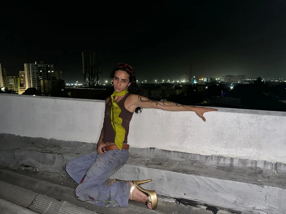 Divine_____ – Offline XXX chat