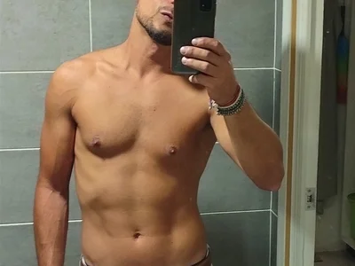 Pinaro35 Male Straight Live Cam Nude