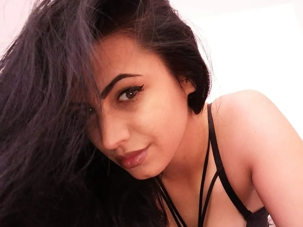 yasmine26 Chat XXX offline