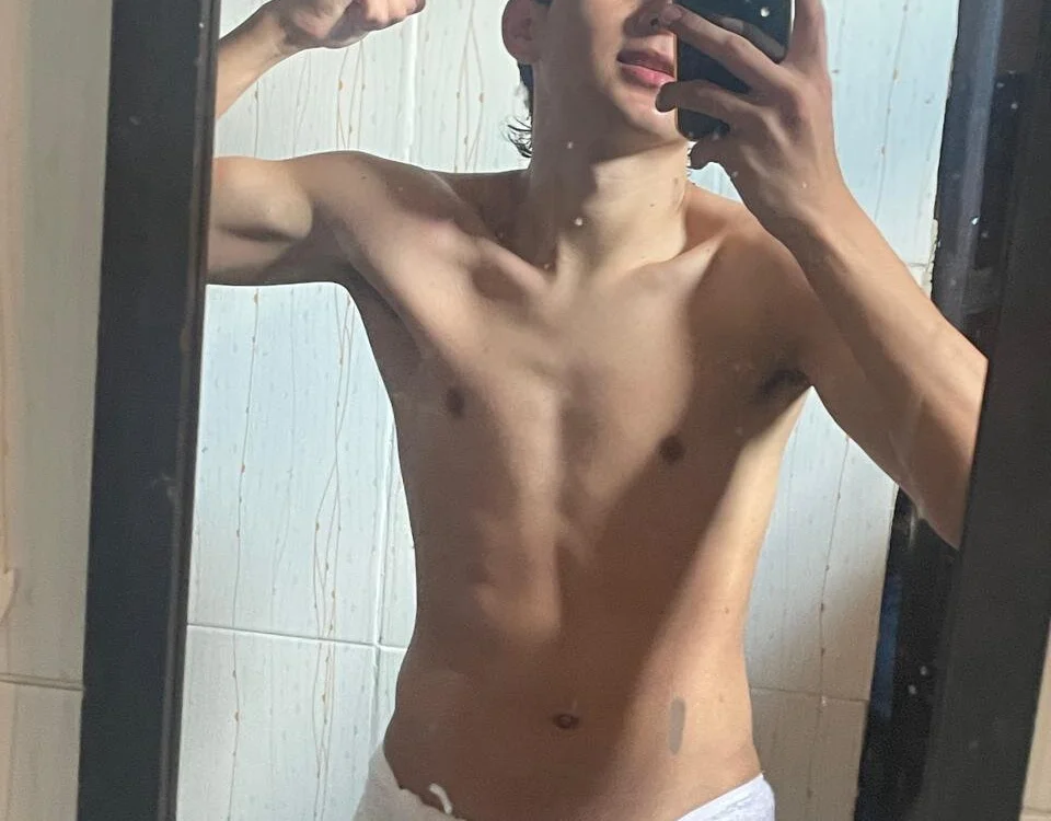 Andrew_restrepoo অফলাইন XXX চ্যাট