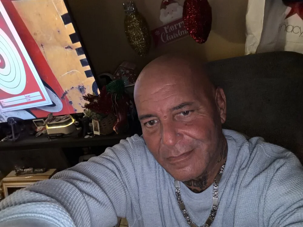 lovetatts64: συνομιλία ΧΧΧ εκτός σύνδεσης