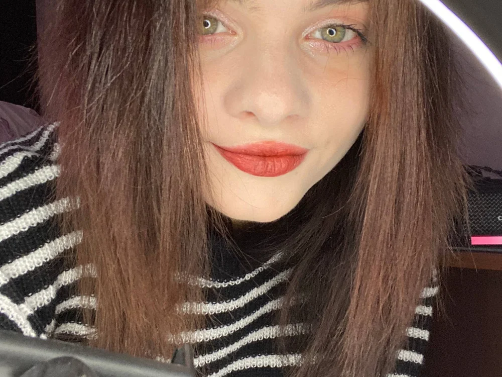 LillyMillky cam model