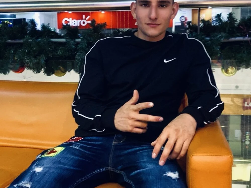 دردشة King_whithe الجنسية دون اتصال