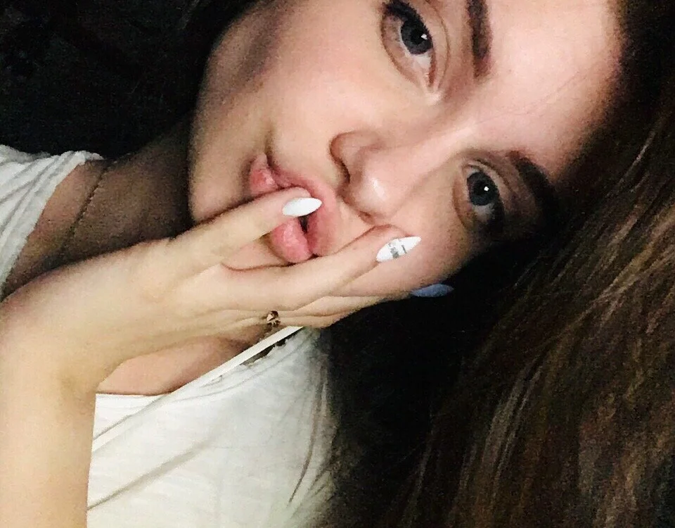 AmandaMiln's Offline Chat Room