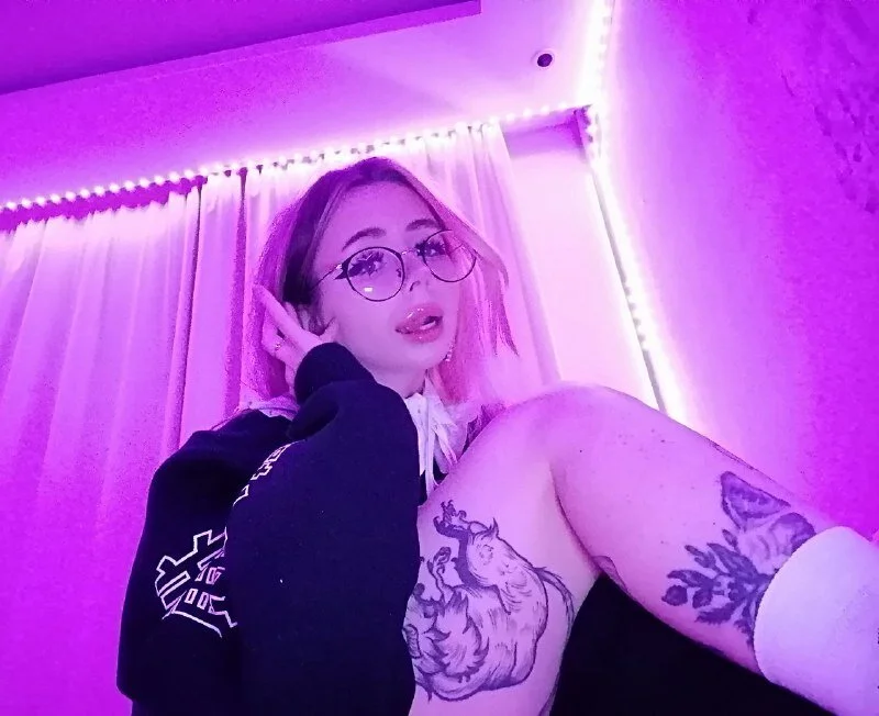 Suezi_anime offline chatrum