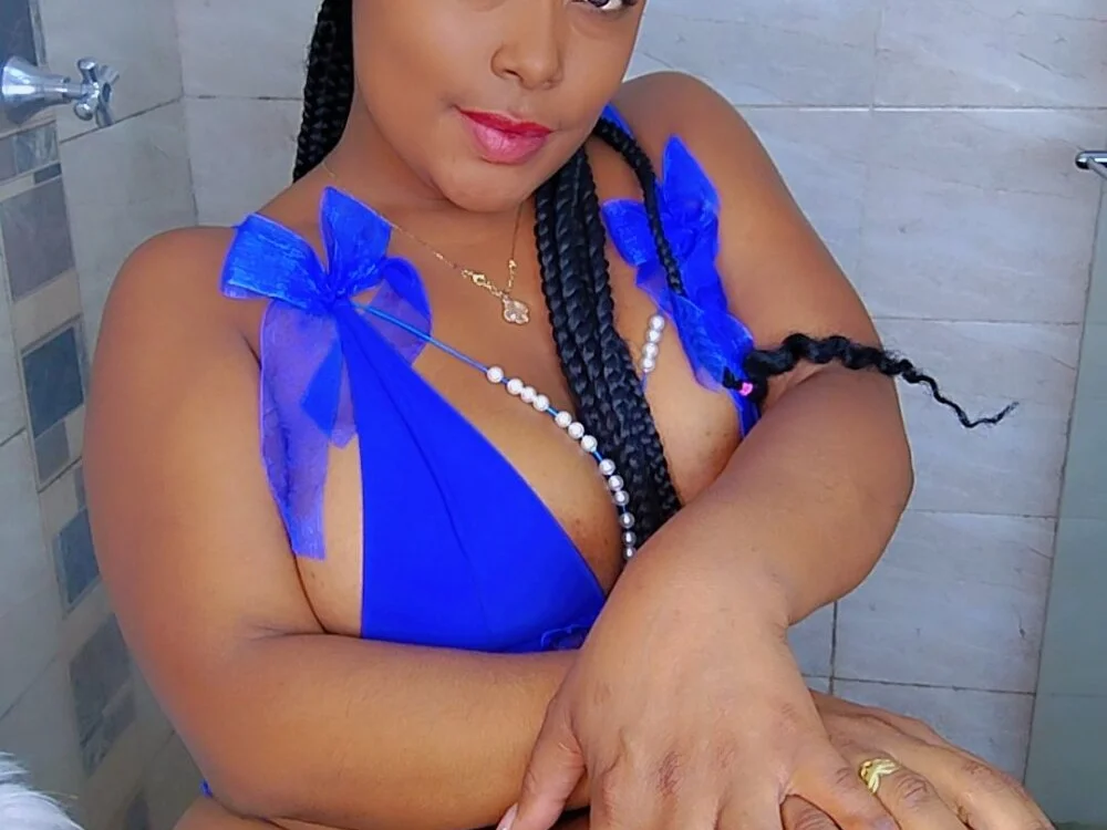 Adriloi023_ 離線 XXX 聊天