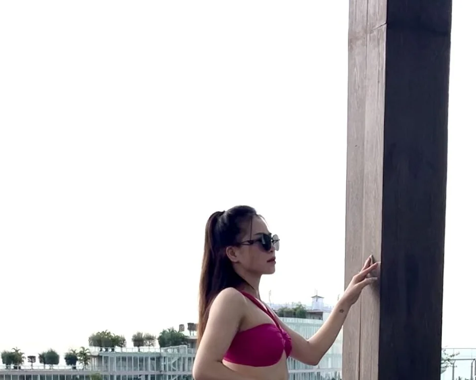 Bee_bee1 Chat XXX Ngoại tuyến