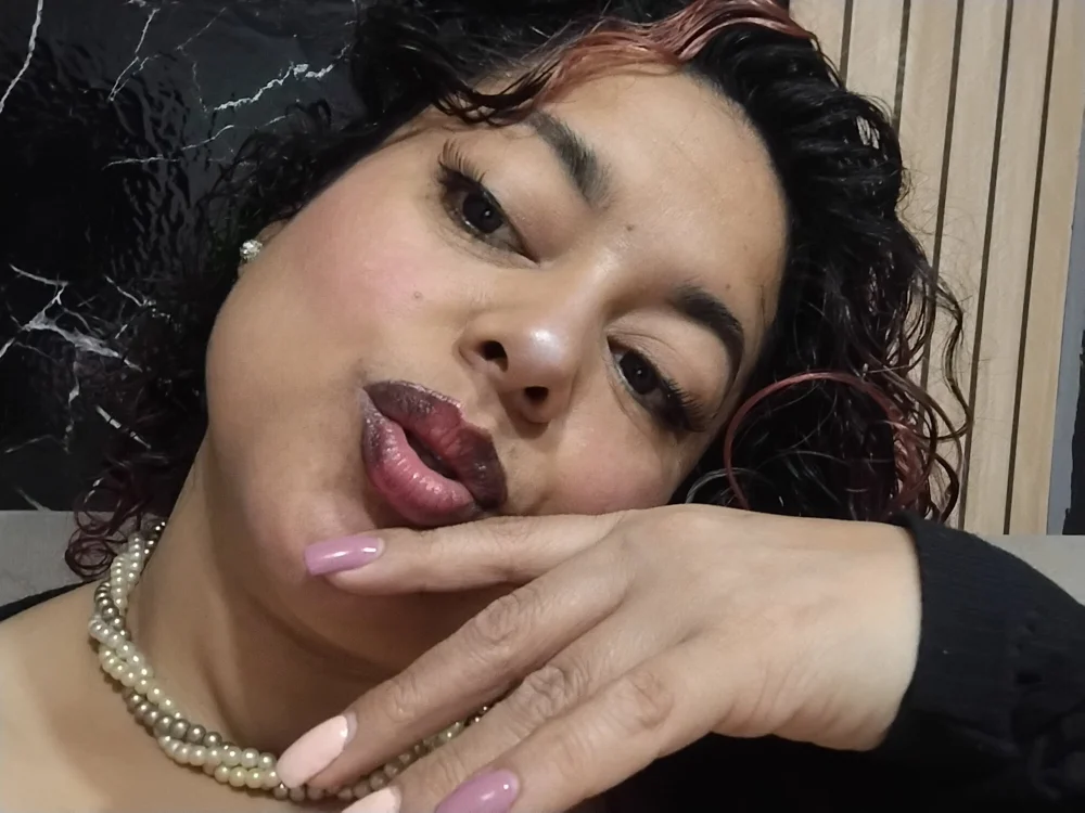 SophiaLarusso's Offline Chat Room