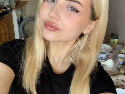AliceSilvia_ - Girl 