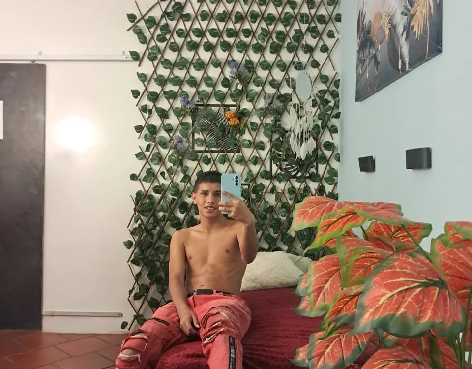 LiamBlack16 offline chatrum