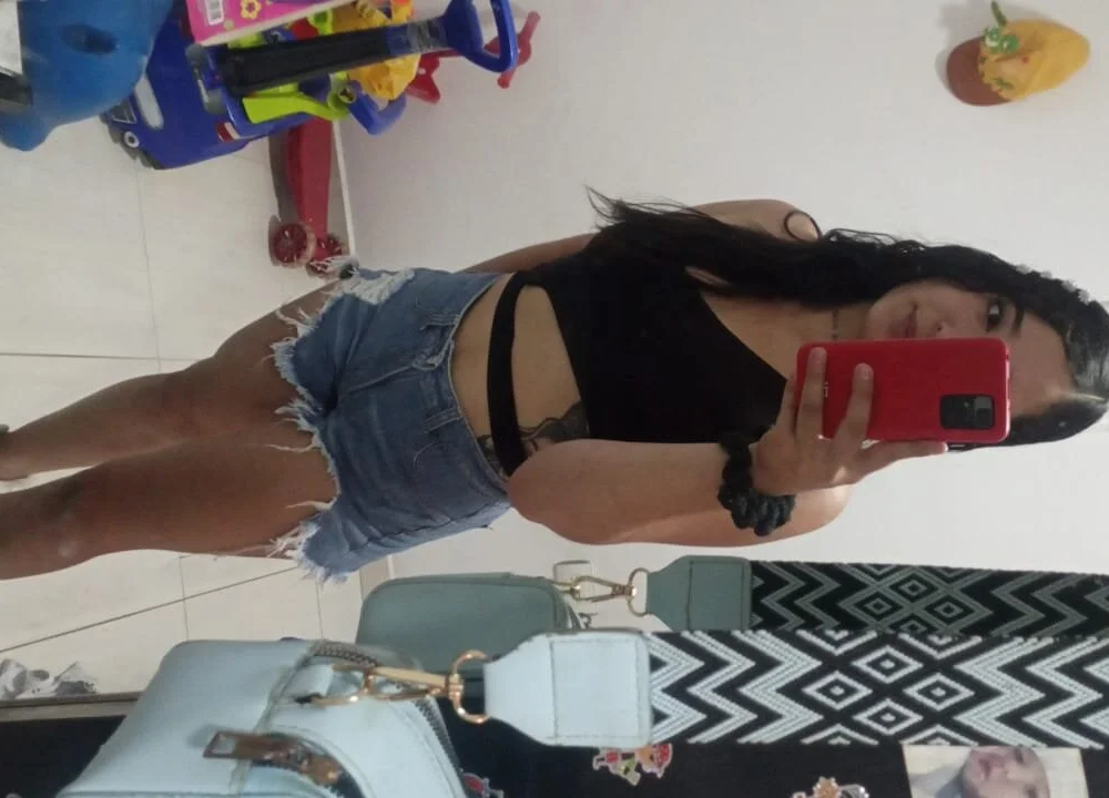 Mia_London offline chatrum