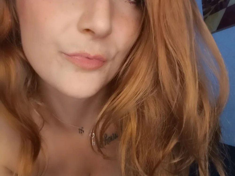 Justlustlucy's Offline Chat Room