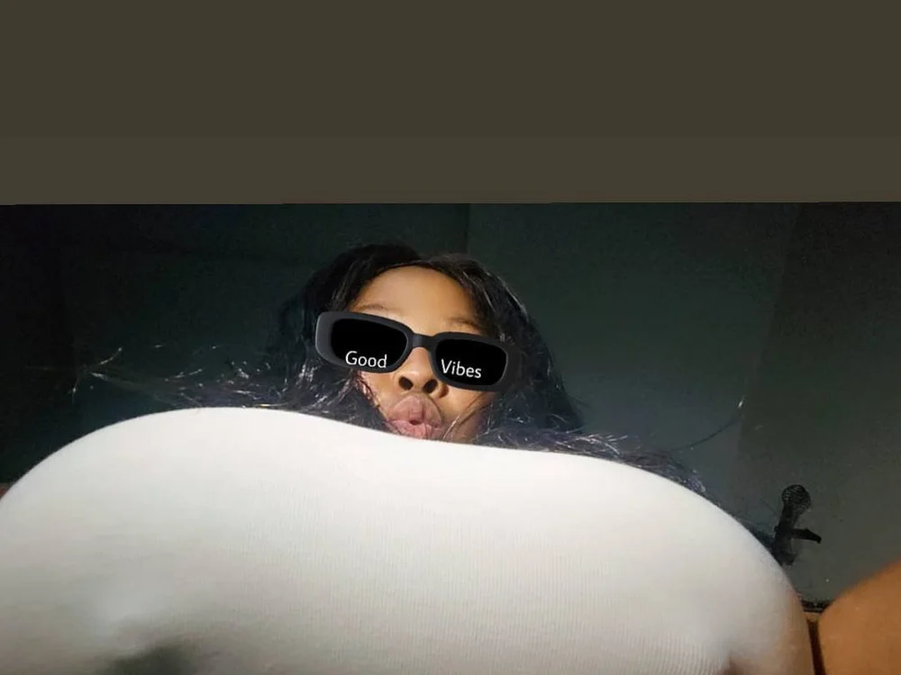 Queenette's Offline XXX Chat
