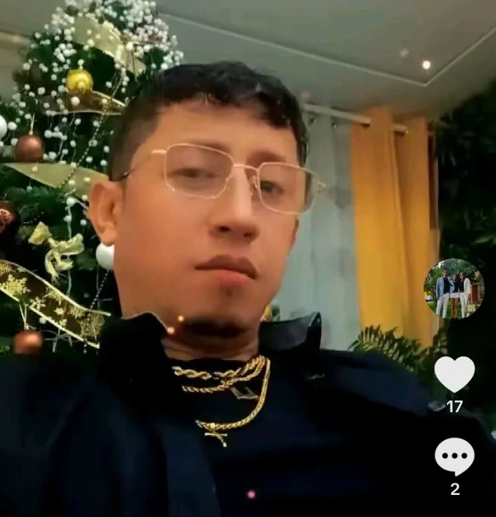 Andrey1918 Adlı Modelin Çevrimdışı XXX Sohbeti