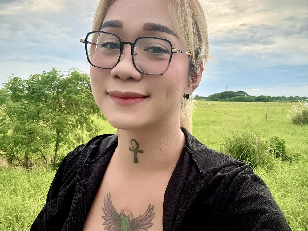 TransAndrea's Offline Chat Room