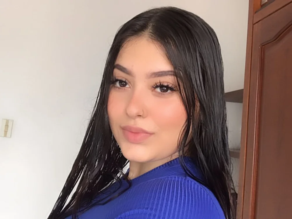tica-babe's Offline XXX Chat