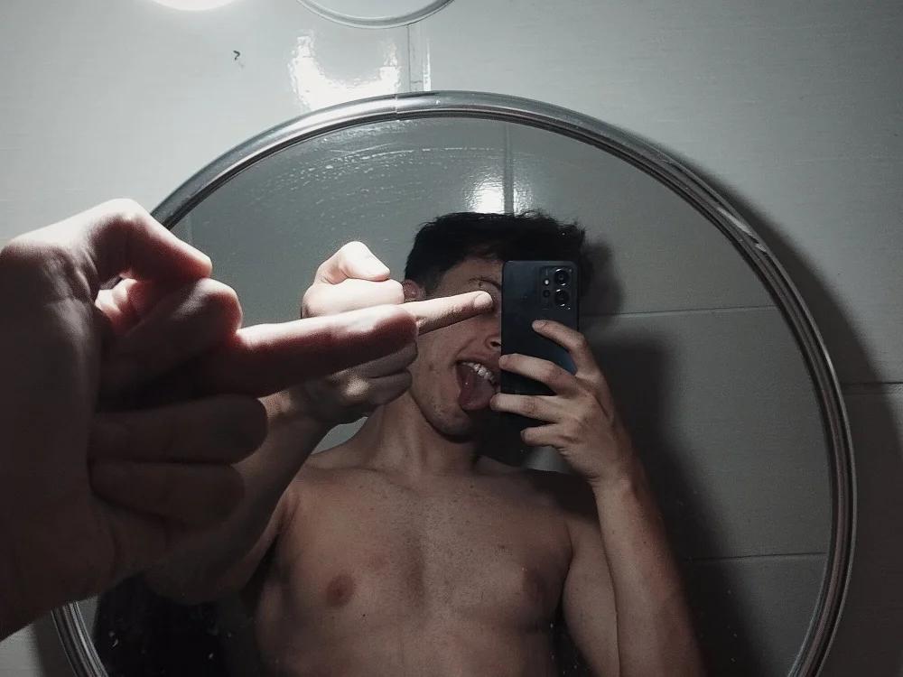 aghiot Offline XXX-chat