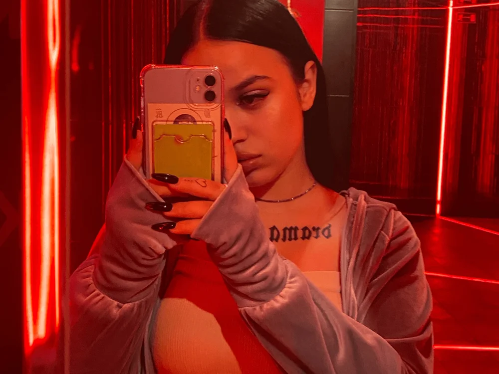 MollyChapmanz's Offline XXX Chat