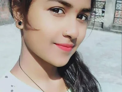 AYZAL-NOOR - Girl 