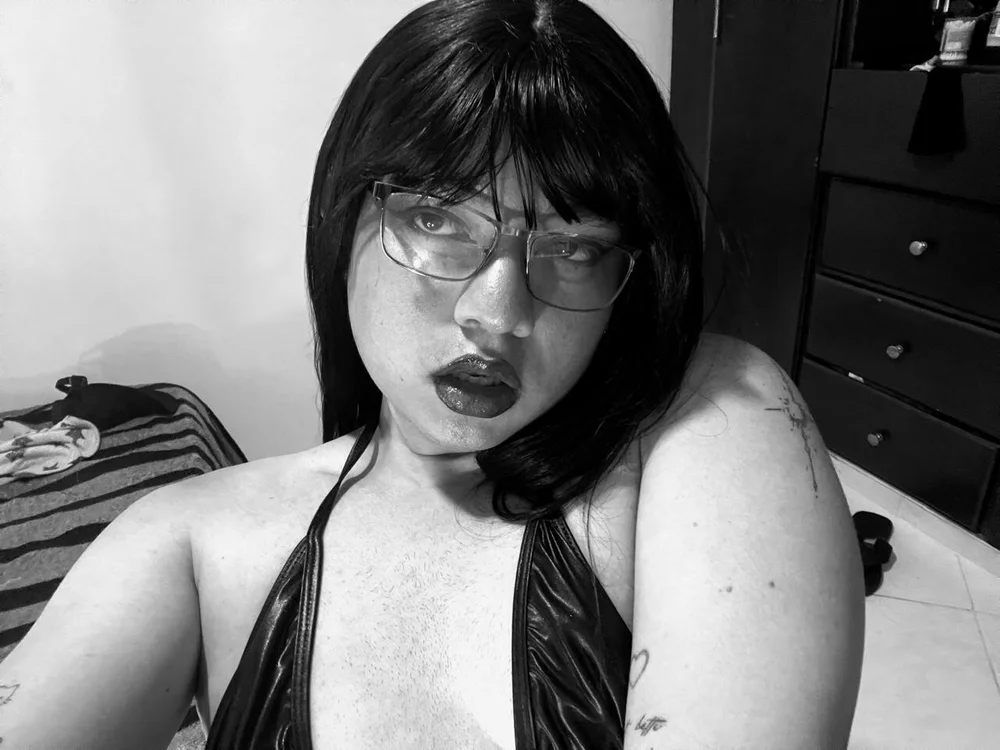 Offline XXX chat modela cordelia_vamp